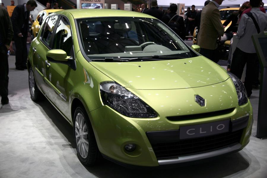  Renault Clio 2010 года  (фото 2 из 19)